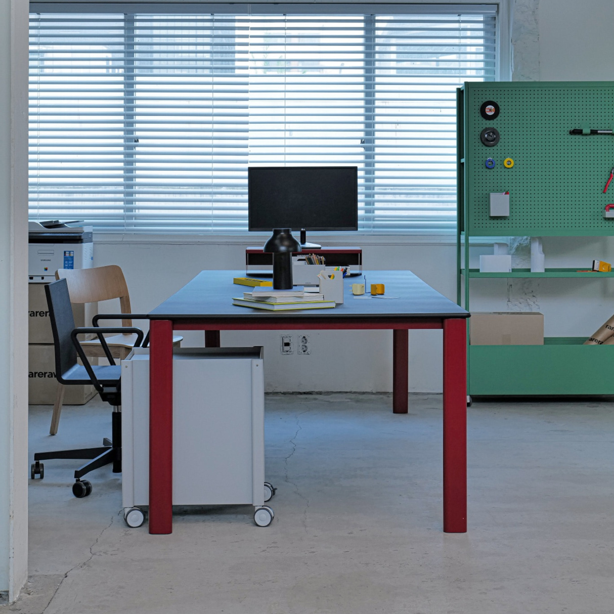 rareraw・RRW MEETING TABLE