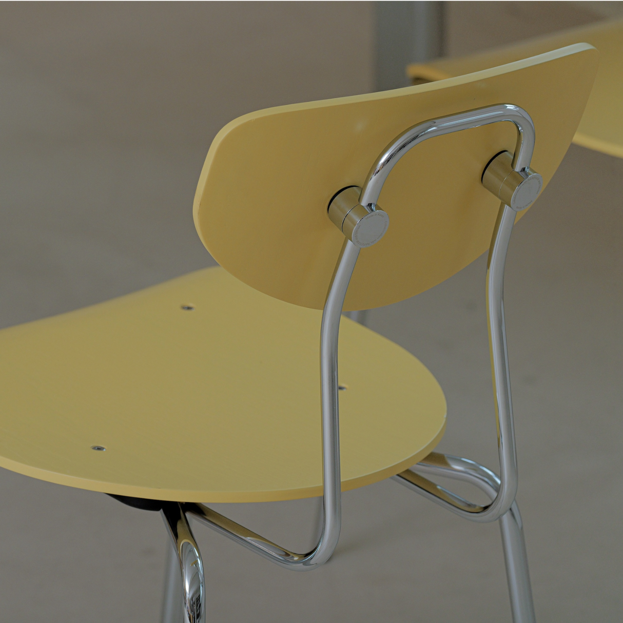 rareraw・ALTER CHAIR 單人靠背餐桌椅