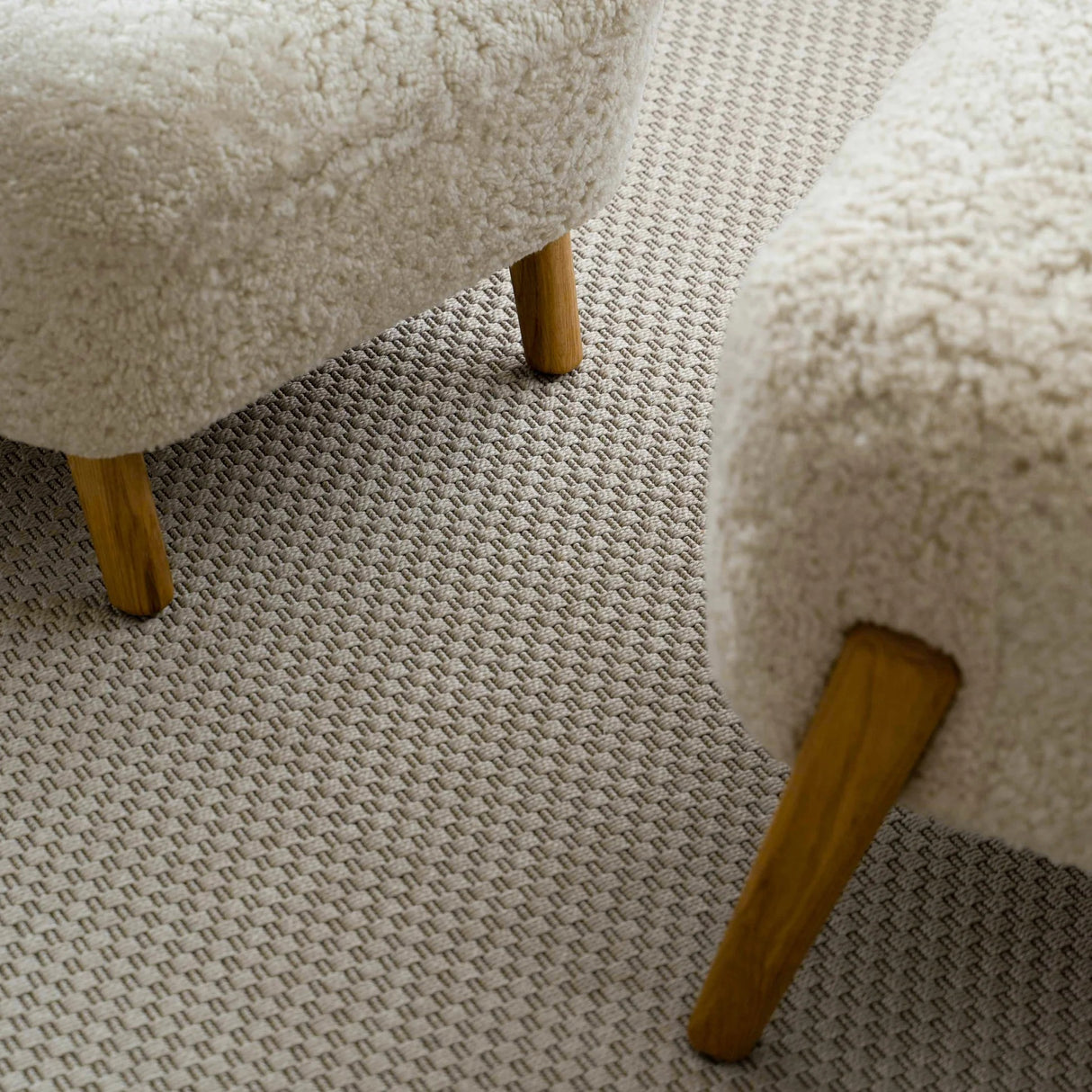 Mazo・TMBO Lounge Chair with Pouf 主人椅與腳凳組