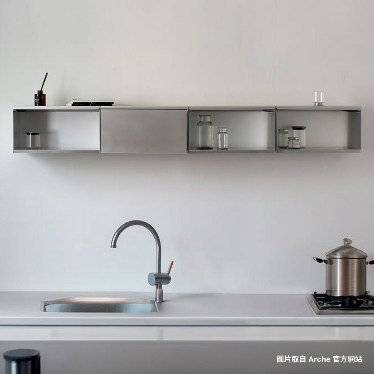 ARCHE・Frame Cabinet 免釘牆收納櫃