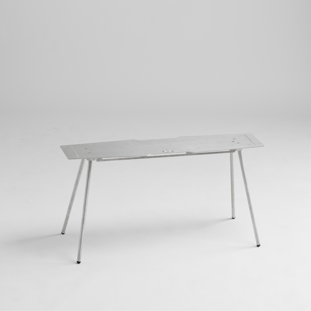 Territory Task 地域仕事・SWIFT 盾牌桌組