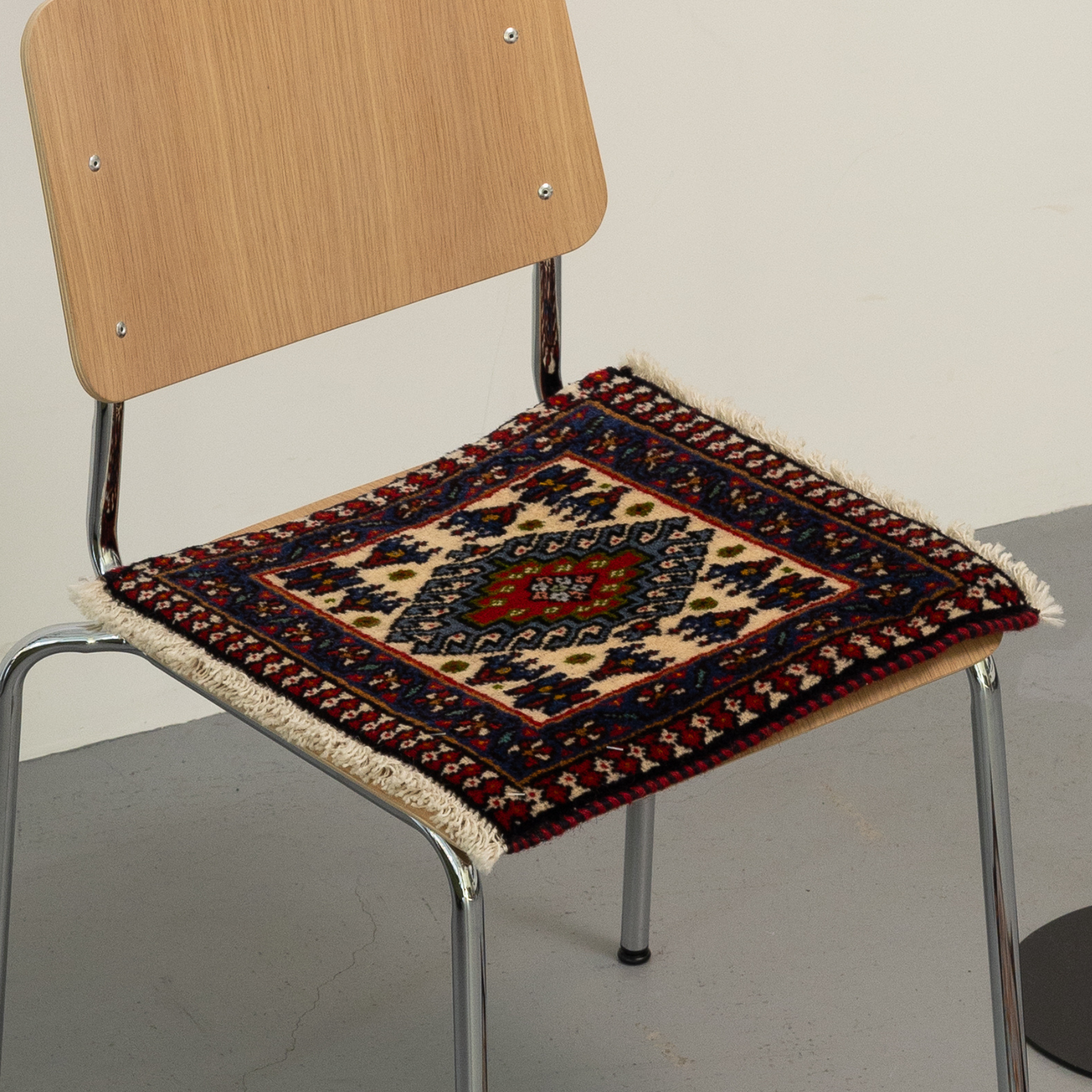 Layout・Tribal Rug 85454