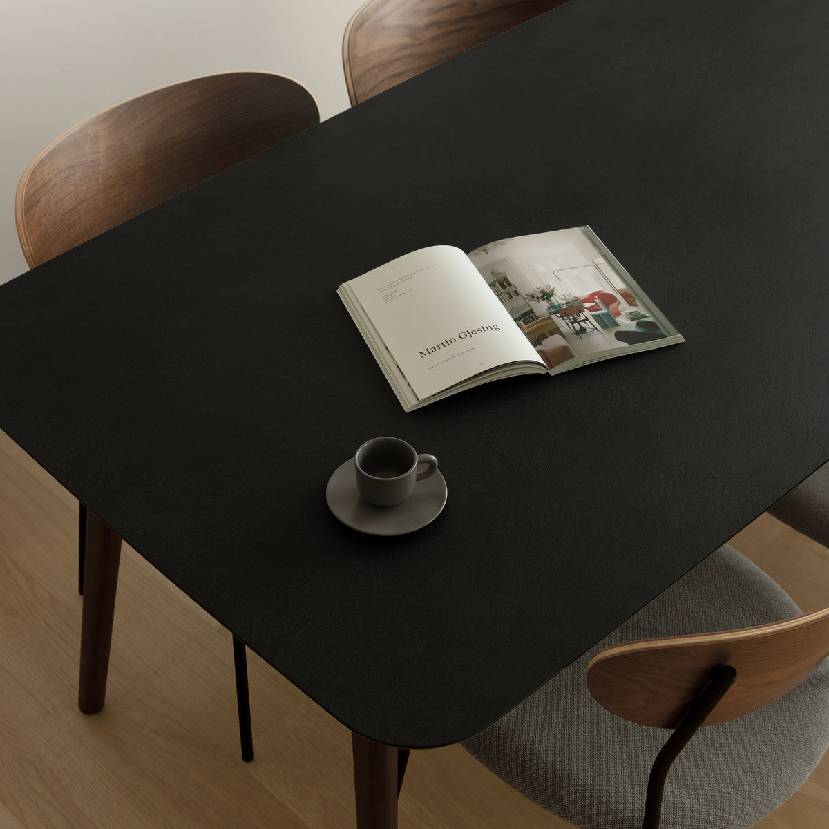 flat point・DEER Ceramic Table Walnut 陶瓷板實餐桌 (胡桃木)